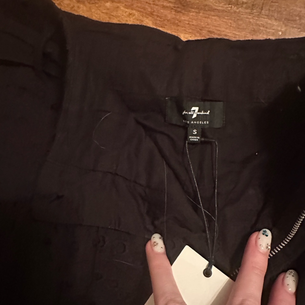 7 For All Mankind Black Lace Shorts - Picture 2 of 5